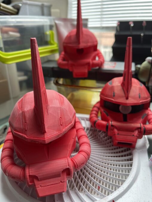 自建模 3D 打印扎古头带磁控灯